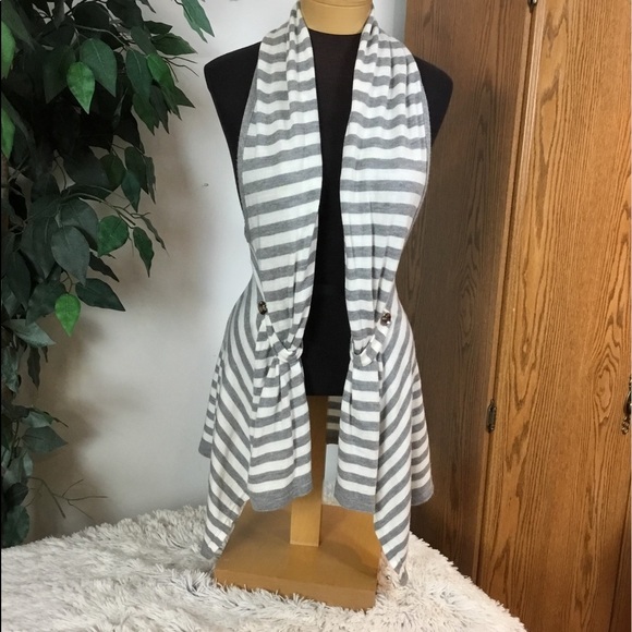 Rue 21 small sleeveless gray and white cardigan - Picture 1 of 9